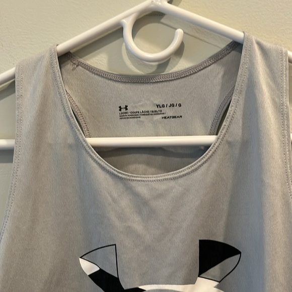 Under Armour - girl’s athletic tank top. Size youth large. Heat gear - Picture 5 of 10